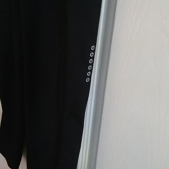 Nike  Dri Fit capris work out leggings size small - Picture 3 of 10